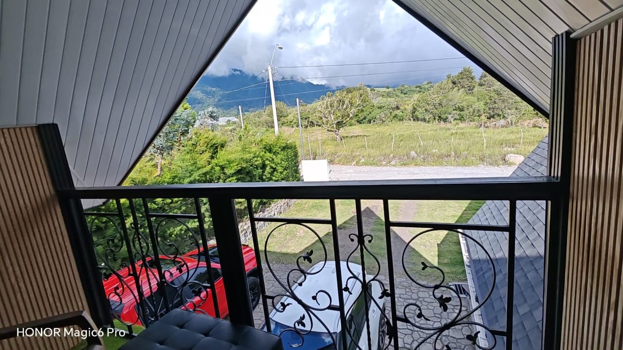 Luxury new cabin for sale in  Volcan — photo 4