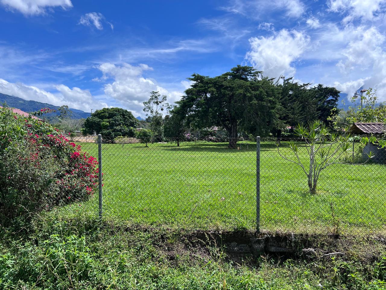 For sale 744 meter in Volcan — photo 2