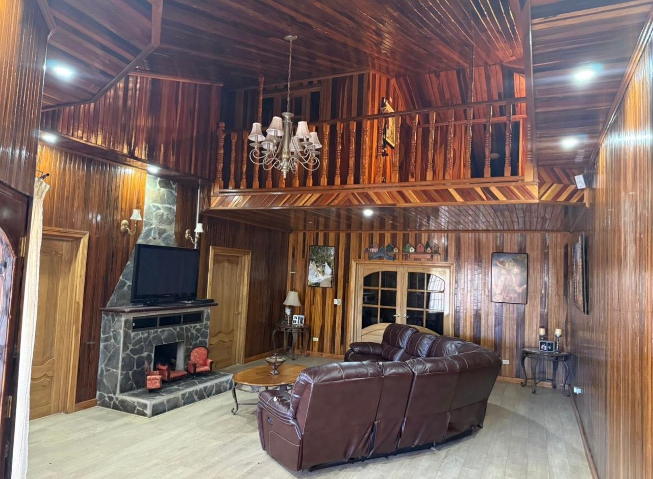 Big house for sale in volcan — photo 2